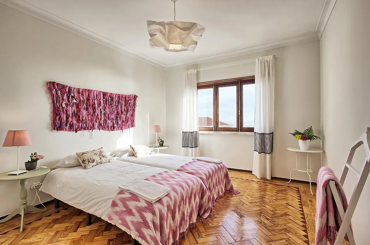 Apartment Apolonia 3E Five Bedrooms Lisbon Portugal
