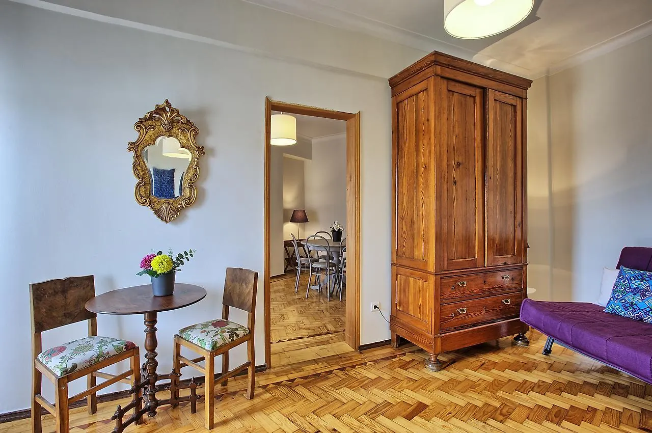 Apartment Apolonia 3E Five Bedrooms Lisbon
