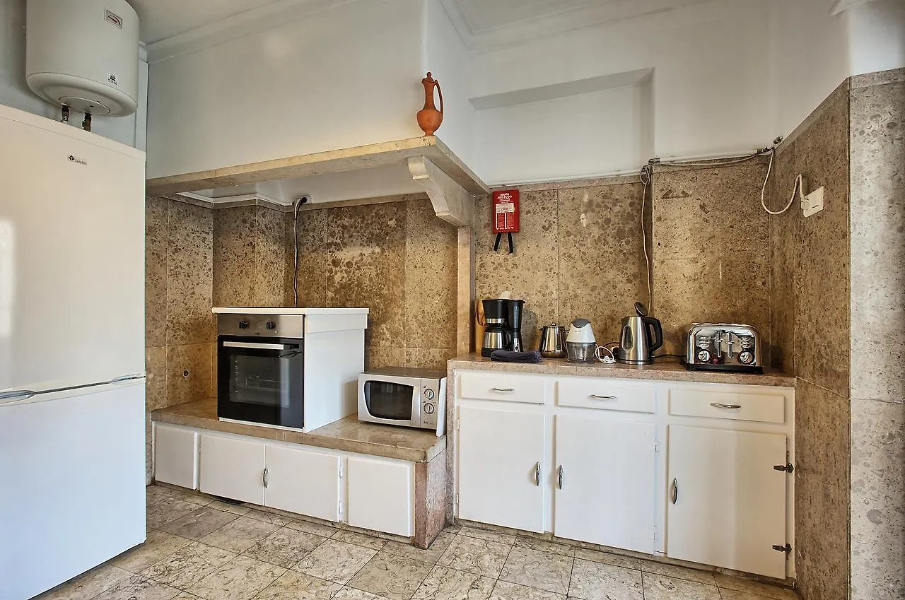 Apartment Apolonia 3E Five Bedrooms Lisbon