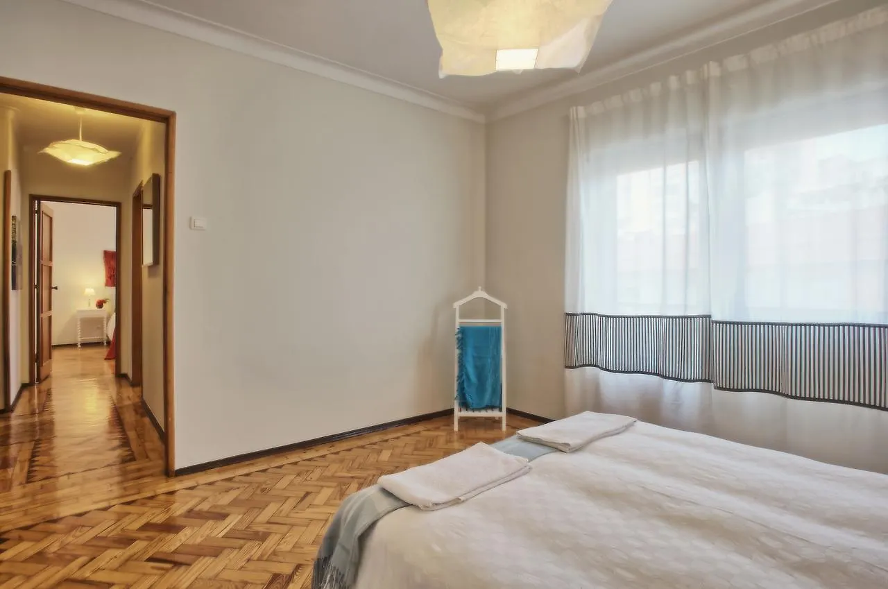 Apolonia 3E Five Bedrooms Lisbon Portugal